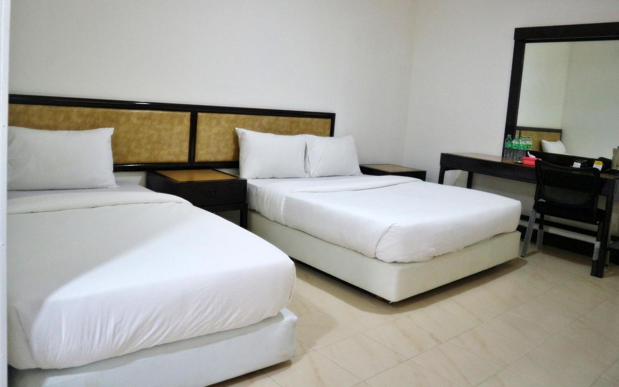 Hotel Riau Holidays Tanjungpinang Bagian luar foto