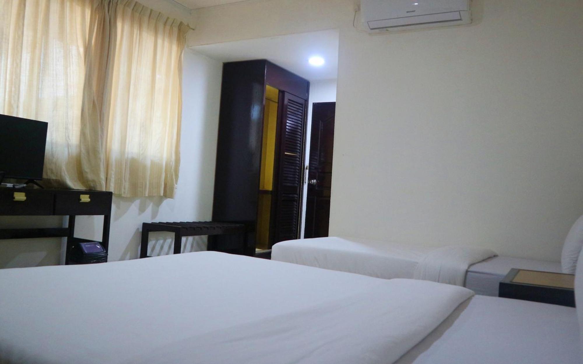 Hotel Riau Holidays Tanjungpinang Bagian luar foto